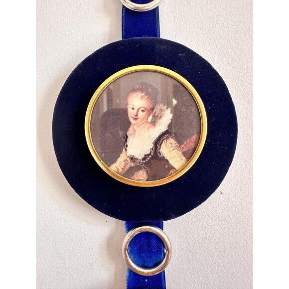 Vintage Italian Small Round Portraits on Velvet Ribbon in French Blue, Victorian - Picture 3 of 5